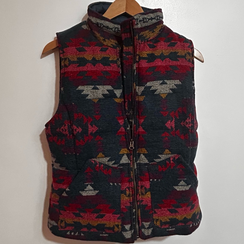 American Eagle Outfitters Puffer Vest Womens S Aztec Southwestern Print